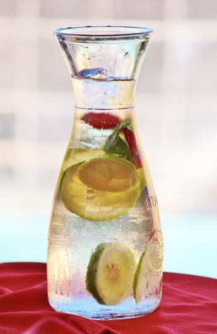 Carafe avec citron