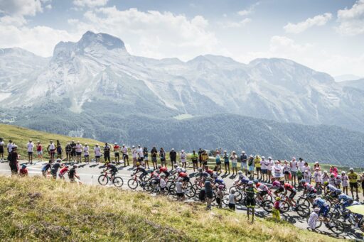 etape du tour pyrenees